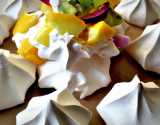 Meringues aux fruits exotiques