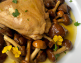 Poularde au vin jaune et aux morilles