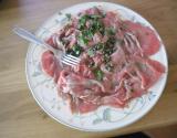 Carpaccio de bœuf à la marinade d'huile d'olive, citron et câpres