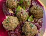 Boulettes de bœuf au hareng, sauce au fenouil confit et betteraves marinées