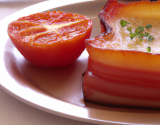 Tomate farcie, tranche de lard crousti