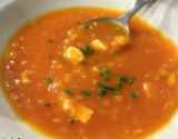 Soupe à la carotte, aux lentilles corail et au tofu