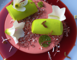 Crème au chocolat blanc, mousse citron vert et gelée d'hibiscus