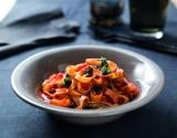 Tagliatelle sauce pesto rosso et feuilles d’épinards