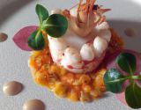 Tartare de langoustine, chèvre frais et bouillon