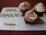 Cupcakes chocolat/courgette chantilly noix de coco et chocolat