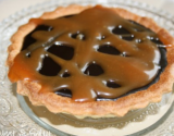 Tartelette au chocolat noir sur lit de caramel au beurre salé