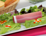 Mousseline de légumes au jambon de bayonne et sa salade d'herbe