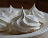 Meringue plate