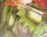 Salade vitaminée et crevettes au miel