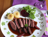 Magret de canard au vin rouge