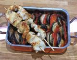 Ratatouille et brochettes de poulet grillé