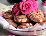 Cookies au chocolat et pralinés roses