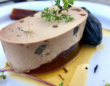 Terrine de foie gras aux pruneaux