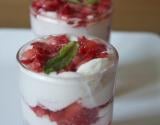 Verrines de ricotta et fraises au coulis de miel