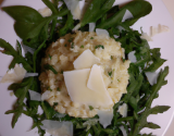 Risotto à l'épinard, roquette et fromage de brebis