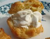 Gougères et chantilly à la Fourme d'Ambert