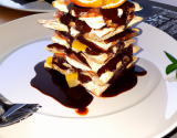 Mille-feuille à la Marie-Stuart, sauce chocolat-mandarine