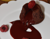 Fondant au chocolat avec son coulis de framboise