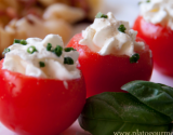 Tomates cocktails en robe blanche