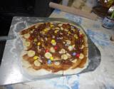 Pizza sucrée marron et chocolat