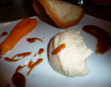 Carottes glacées à l'Orange, Quenelle de Mousse à la Pomme et Caramel Beurre Salé, Tuile à la Cannelle