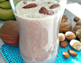 Recette de smoothie sans sucre au lait : noix de coco, amandes, dattes, banane