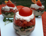 Verrines de tomates, concombre en tartare et faisselle au lait de brebis