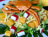 Salade exotique de pates aux crabe et à la mangue