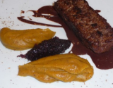 Pavé de canard et son chutney cerises, mousseline de butternut au pain d'épices, sauce cacao