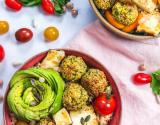 Salade de quinoa, haricots blancs et falafels de pois chiches