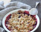 Crumble aux quetsches et aux pignons de pin