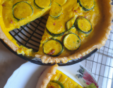 Quiche aux courgettes assaisonnée de curry et curcumin 