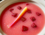 Soupe de framboises à la rhubarbe