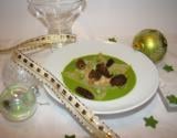 Etoile de raviole au foie gras et morilles sur velouté de petits pois frais