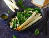 Salade d'Asperges des Sables des Landes IGP rôties aux pois chiches, pousses d'épinards et feta