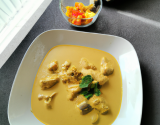 Curry de poulet douceur avec pomme et lait de coco