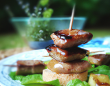 Brochette de foie gras de canard à la normande