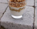 Verrine Faisselle-banane-caramel et flocons d'avoine grillés