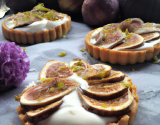 Tartes aux figues violettes, nougat et crème d'amande