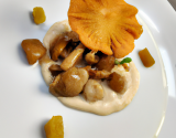 Saint-jacques à la vanille et girolles grises