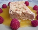 Nougat glacé et coulis d'abricot