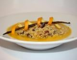 Raviole de saumon à la vanille, velouté de patate douce à l'orange, émietté de crumble noisettes grué de cacao