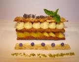 Mille et Une Feuille de nougat au miel de lavande, émincé de pêche pochée au basilic et sa petite gelée