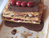 Mille feuille au chocolat et aux cerises