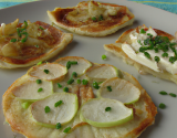 Galettes de pommes au fromage blanc et à la ciboulette