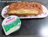 Cake moelleux au Cottage Cheese, oignons, moutarde et jambon