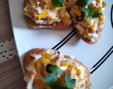 Tartines de poulet à l'abricot, au cheddar et poitrine fumée