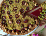 Tarte streusel aux cerises et aux pistaches