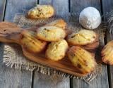 Madeleines salées au Crottin de Chavignol, tomates séchées et thym